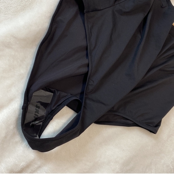 SKIMS Scoop Neck OnePiece Swimsuit 3X - Picture 6 of 16